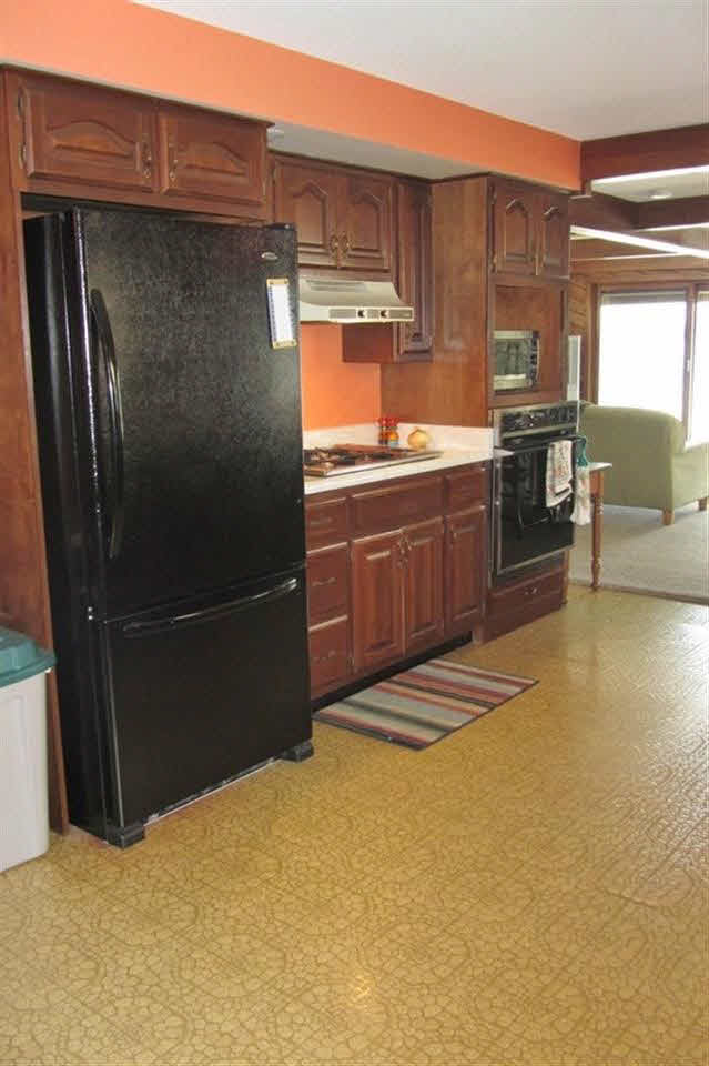 730 S Clear Lake Dr, Fremont, IN 46737 photo 9