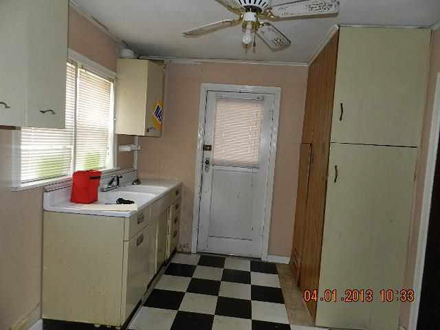 1218 Pearl St, Rochester, IN 46975 photo 6