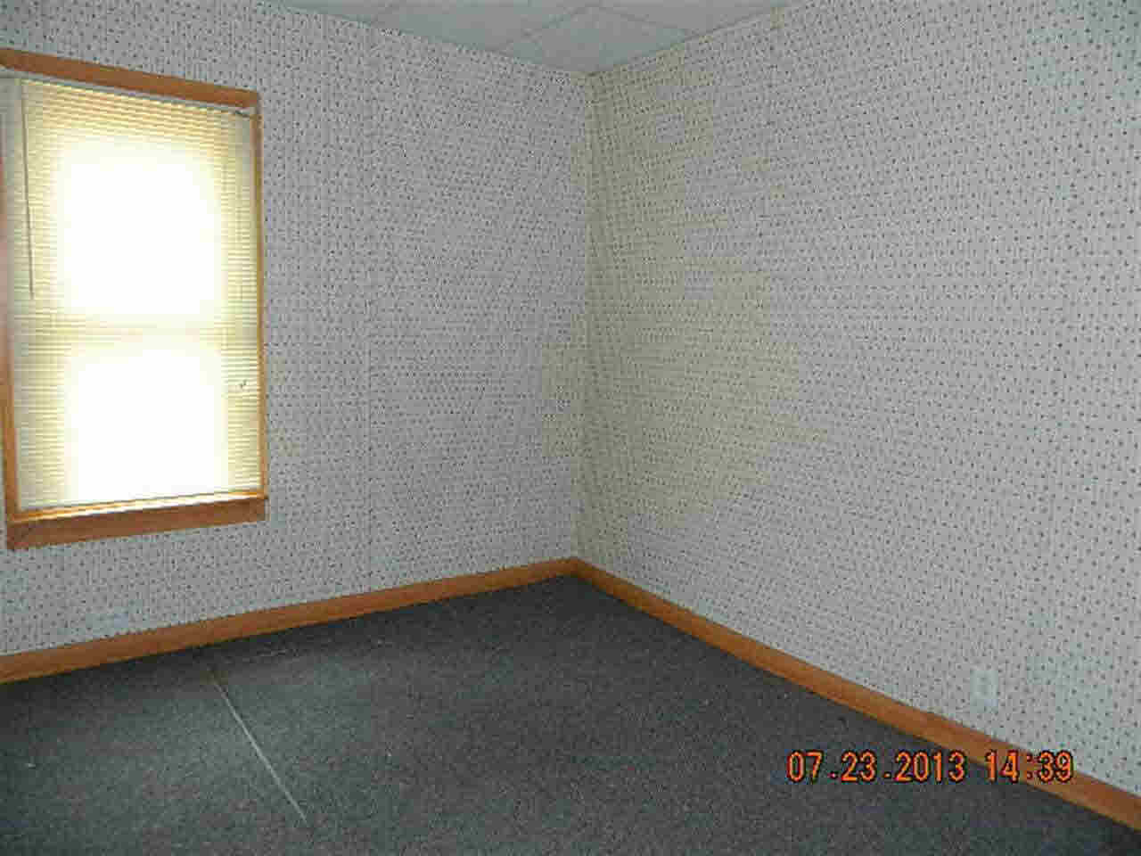 204 W Prairie St, Leesburg, IN 46538 photo 5