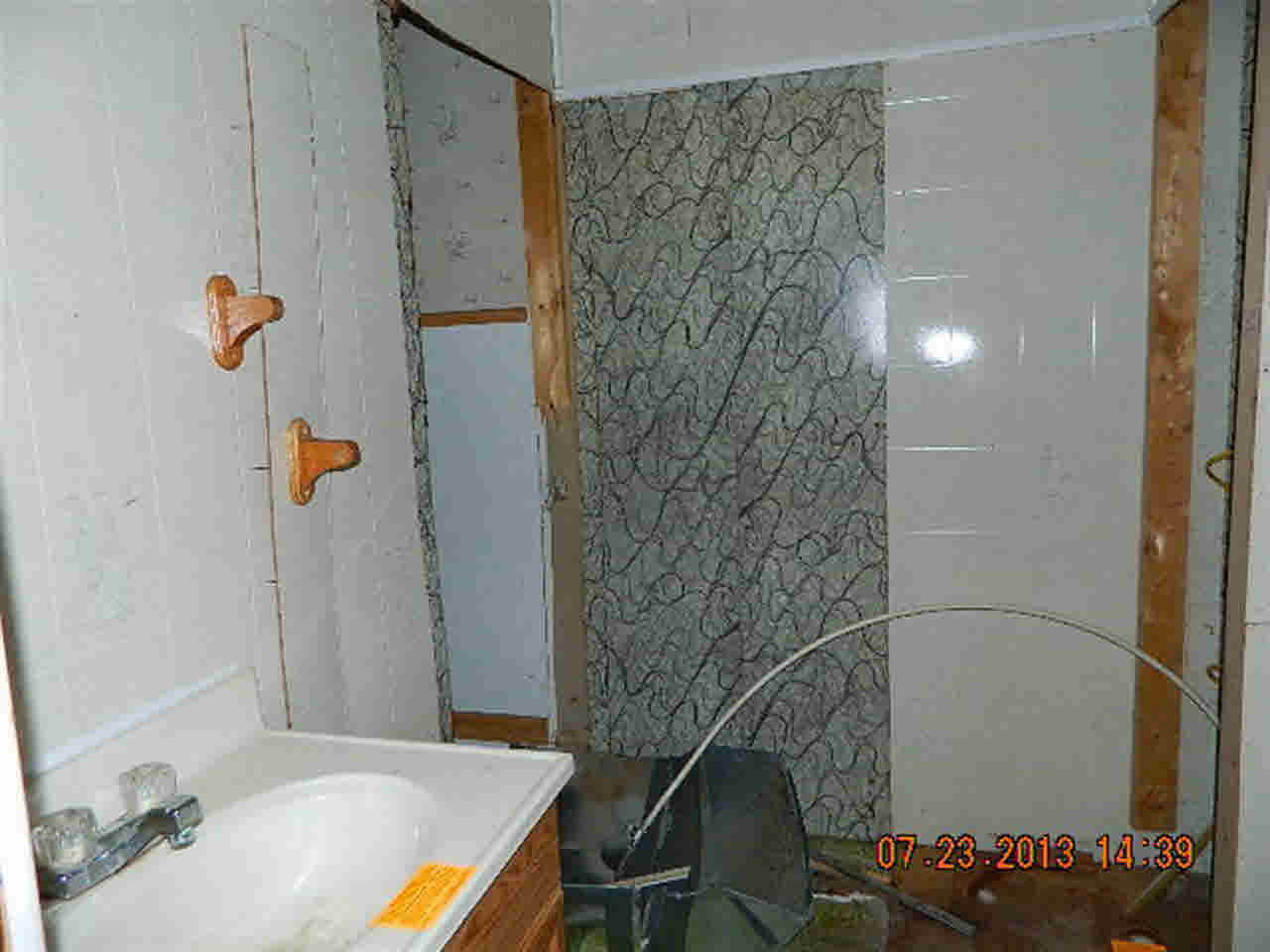 204 W Prairie St, Leesburg, IN 46538 photo 3