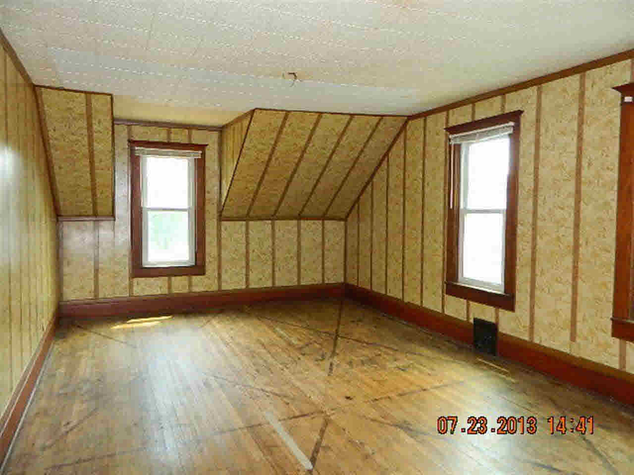204 W Prairie St, Leesburg, IN 46538 photo 8