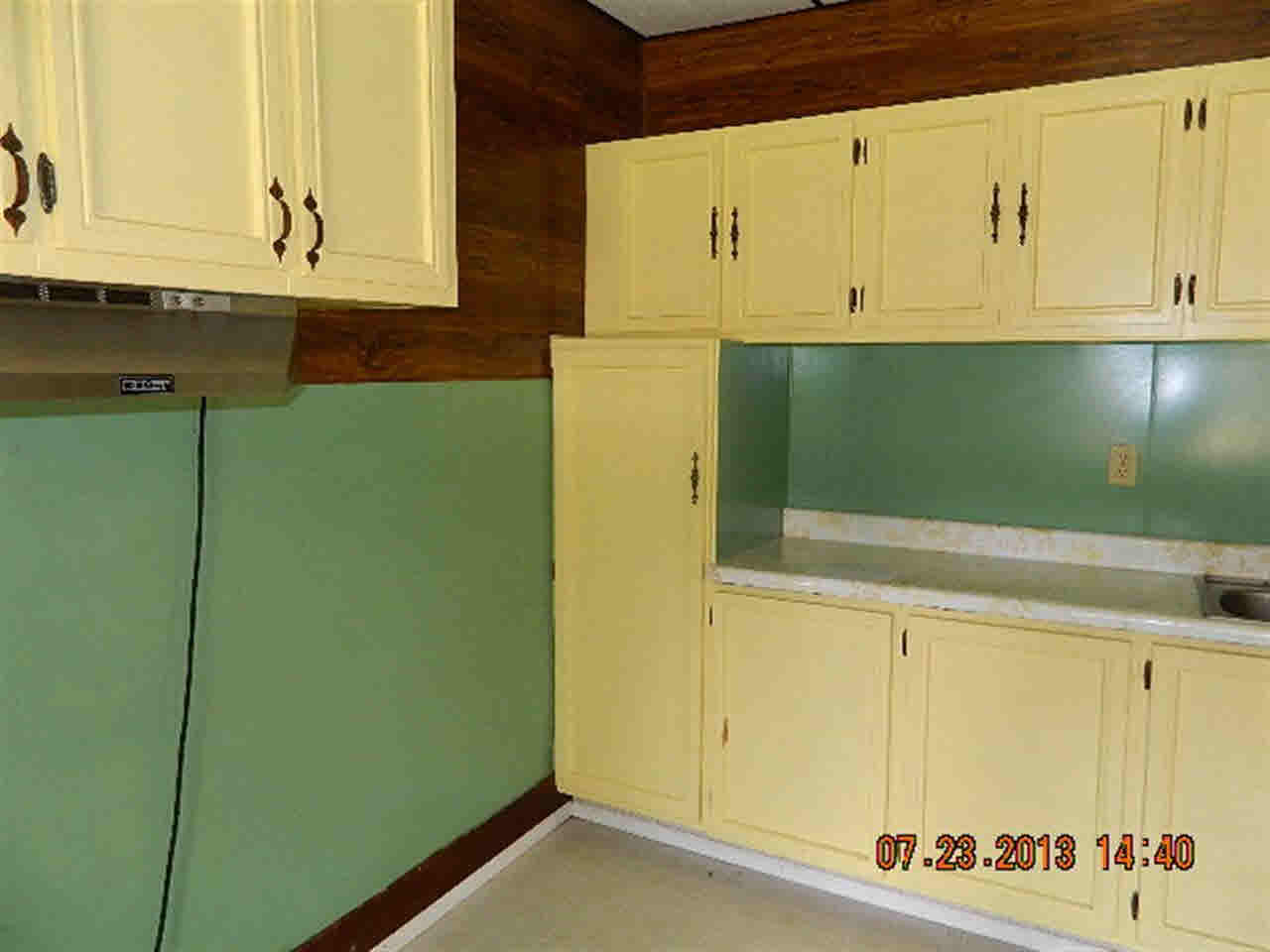 204 W Prairie St, Leesburg, IN 46538 photo 6