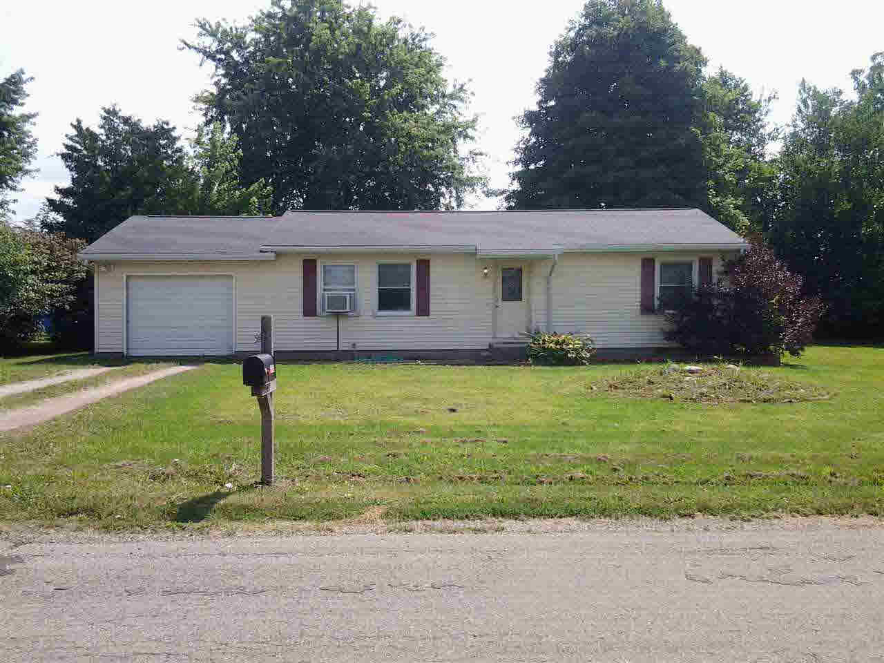 11480 N Enchanted Forest Ln, Cromwell, IN 46732 photo 1
