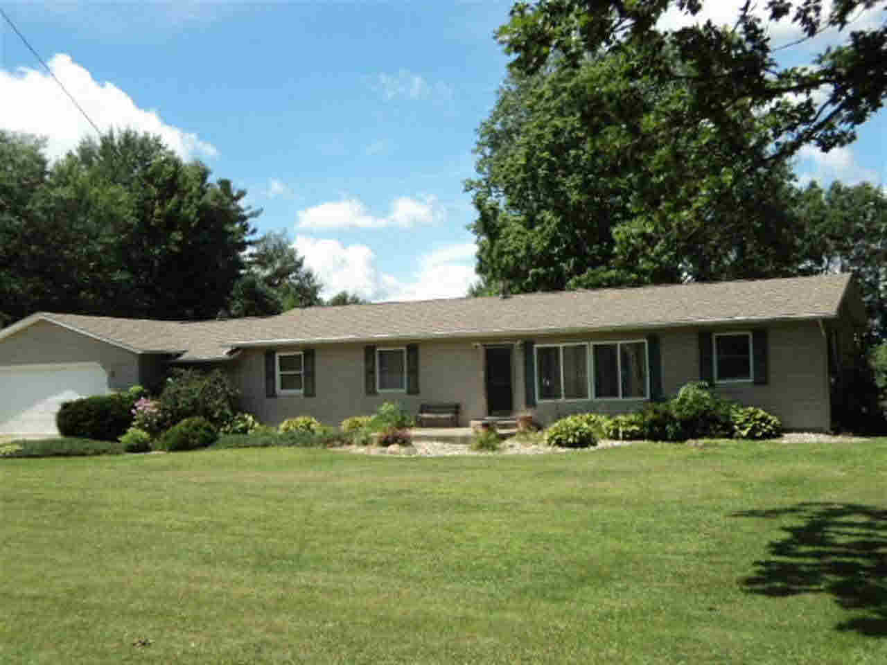 6327 N 300 E, Leesburg, IN 46538 photo 1