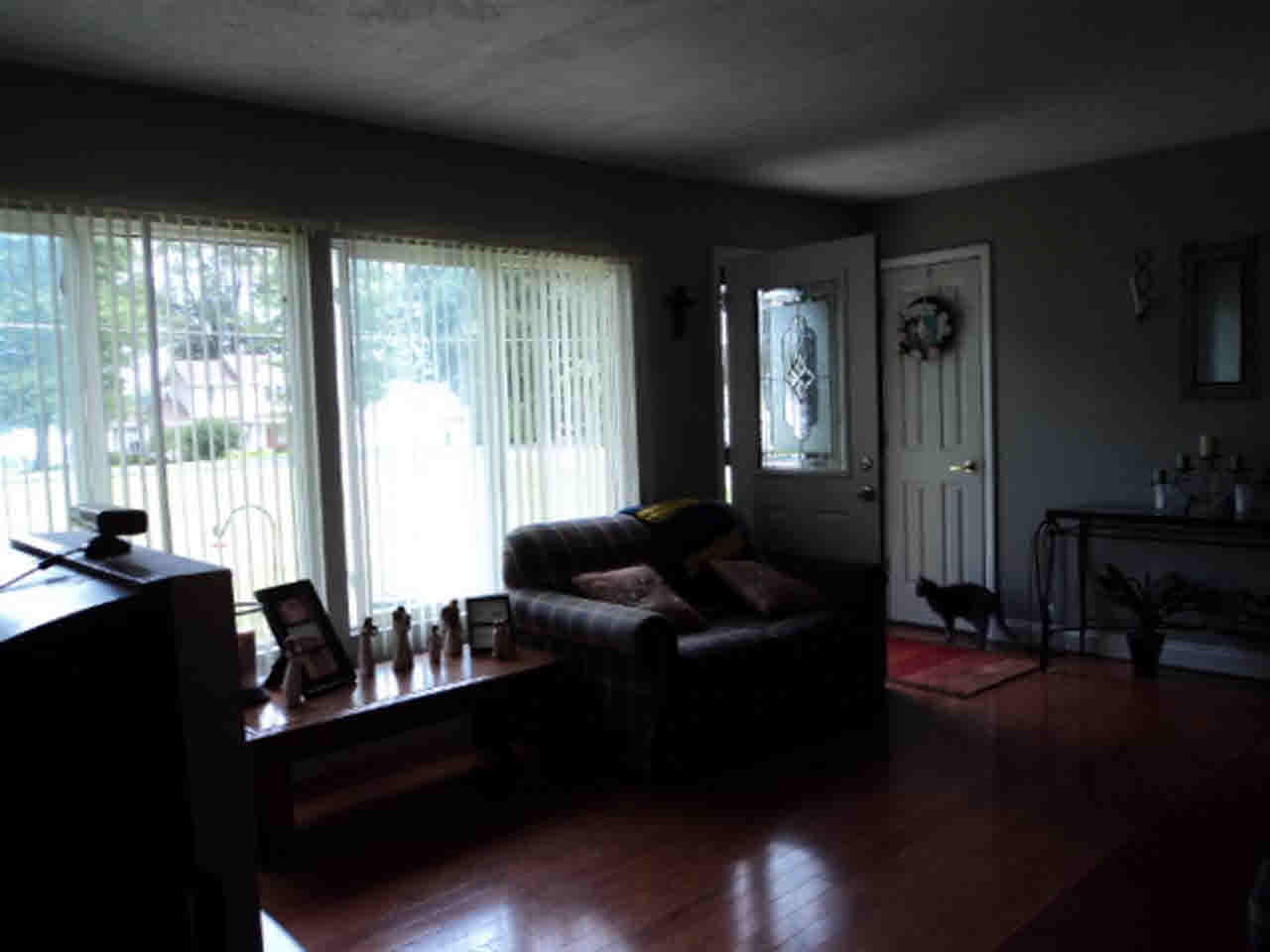 6327 N 300 E, Leesburg, IN 46538 photo 2