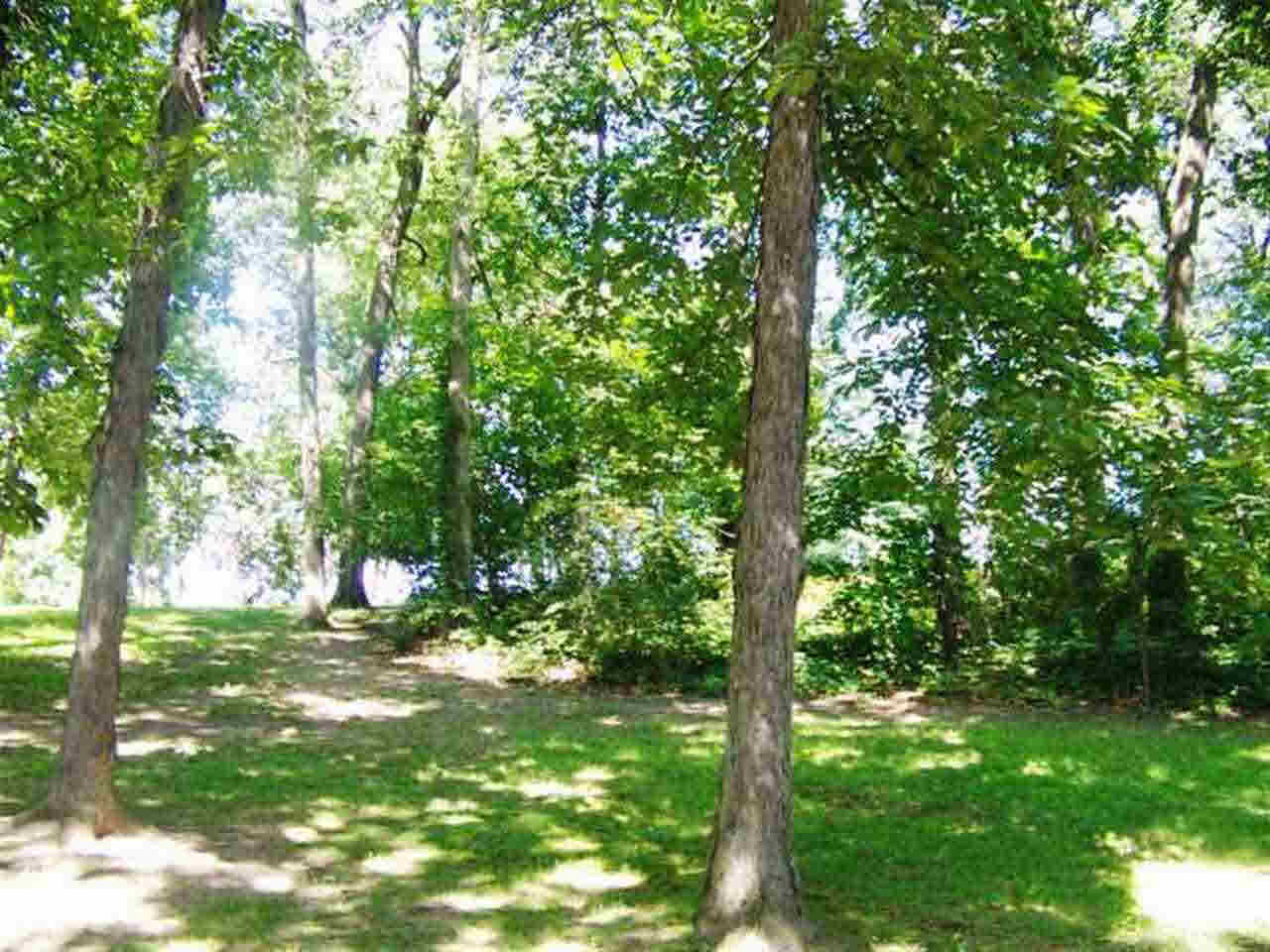 676 S Lakeshore Dr, Kimmell, IN 46760 photo 3