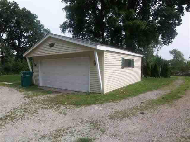 4338 N Sullivan Rd, Leesburg, IN 46538 photo 2
