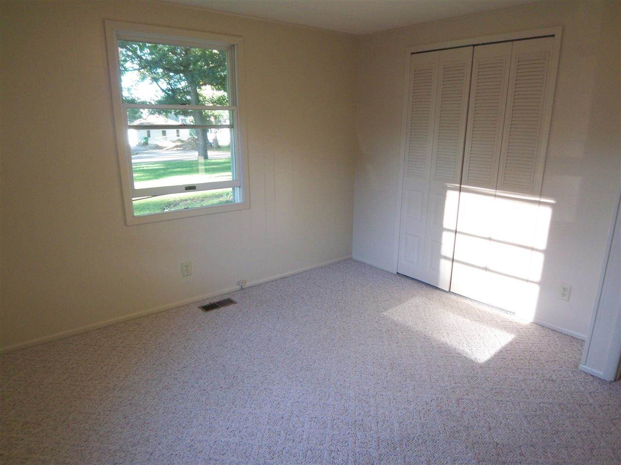 4338 N Sullivan Rd, Leesburg, IN 46538 photo 13