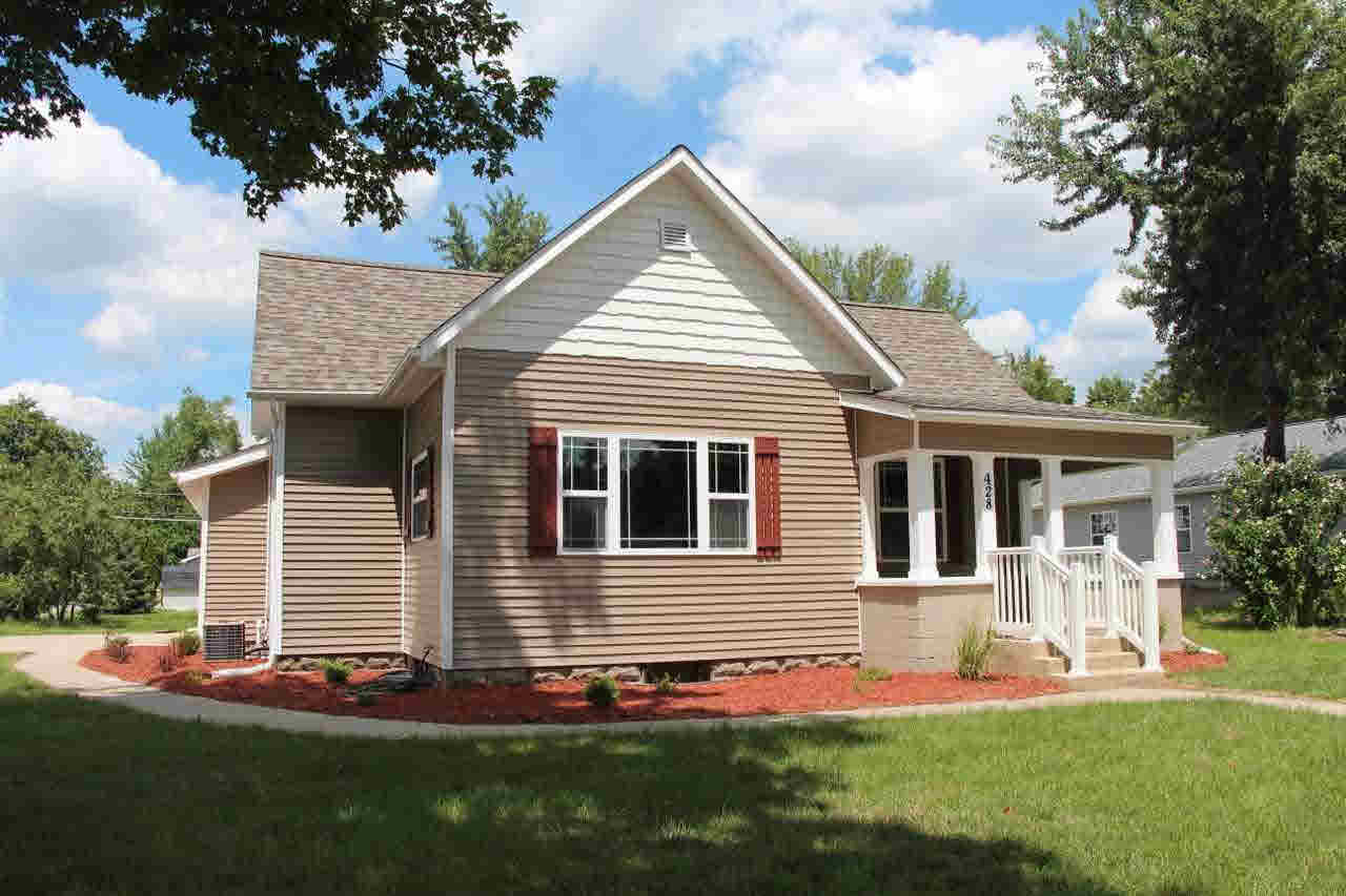 428 W Pike St, Warsaw, IN 46580 photo 1