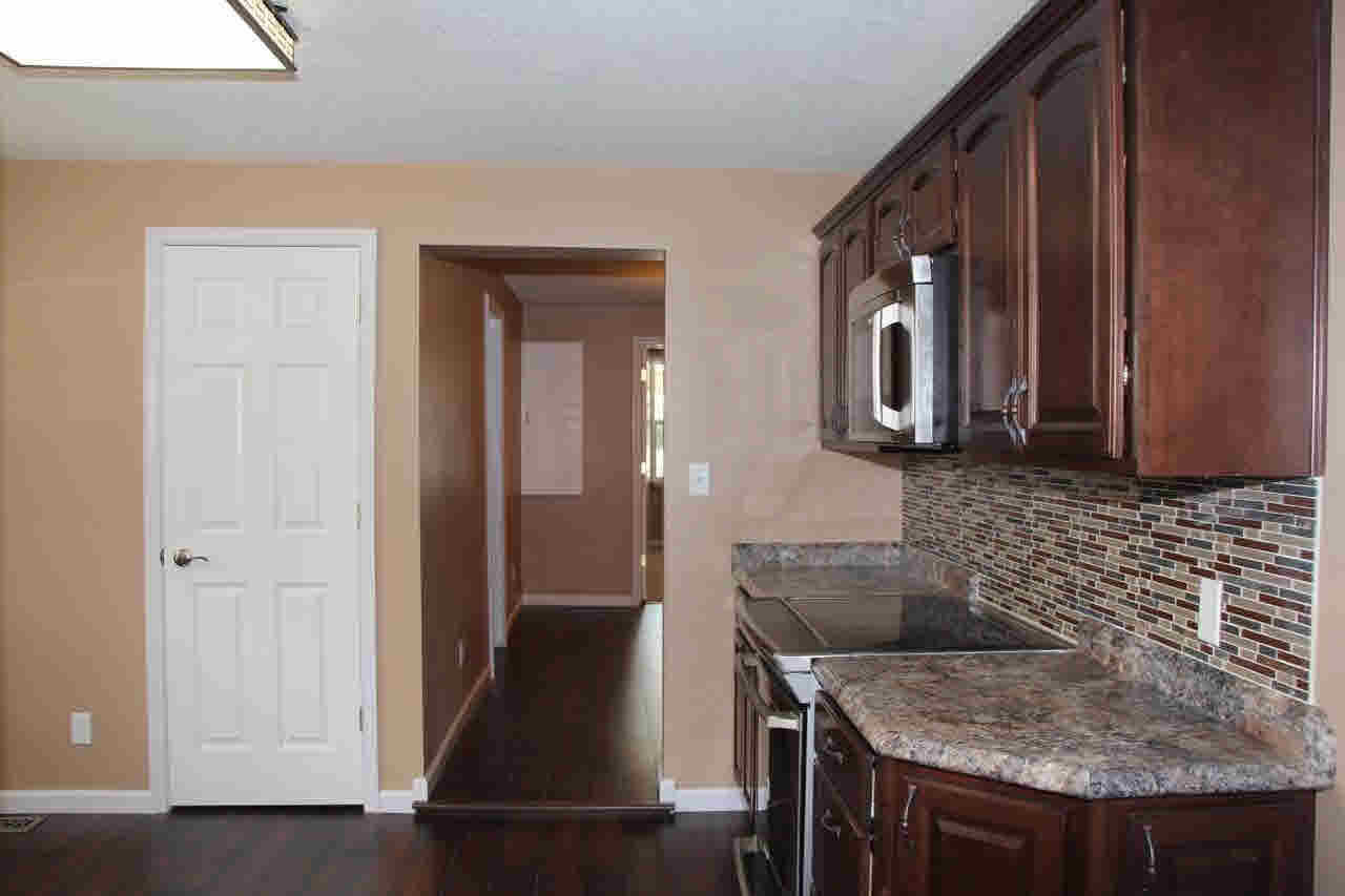 428 W Pike St, Warsaw, IN 46580 photo 4