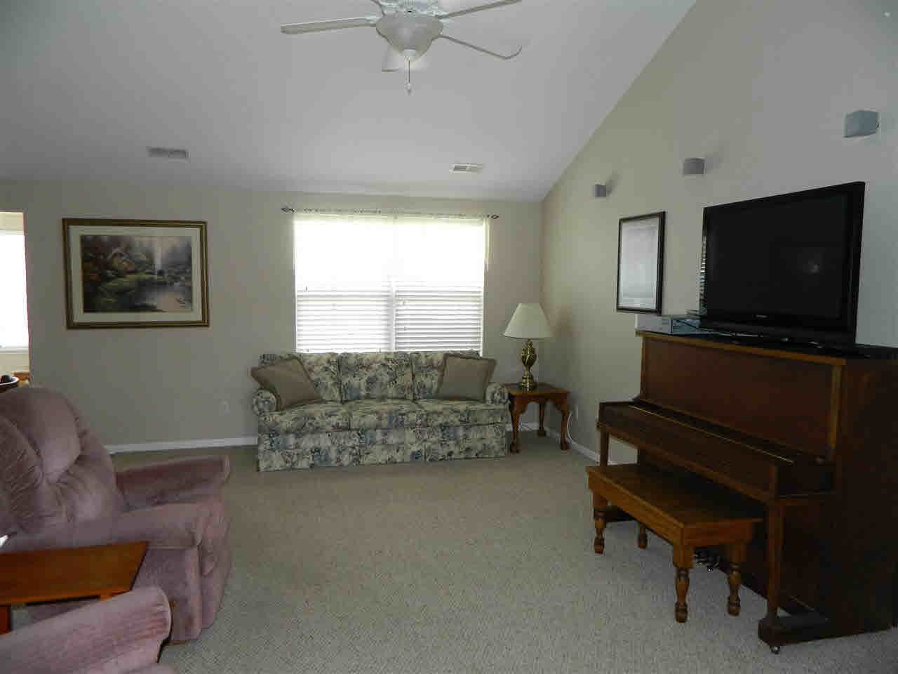 3749 Shawnee Dr, Warsaw, IN 46582 photo 2