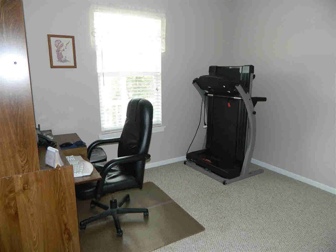 3749 Shawnee Dr, Warsaw, IN 46582 photo 6