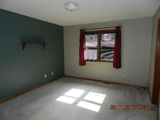 374 N Lincoln Park, Warsaw, IN 46582 photo 2