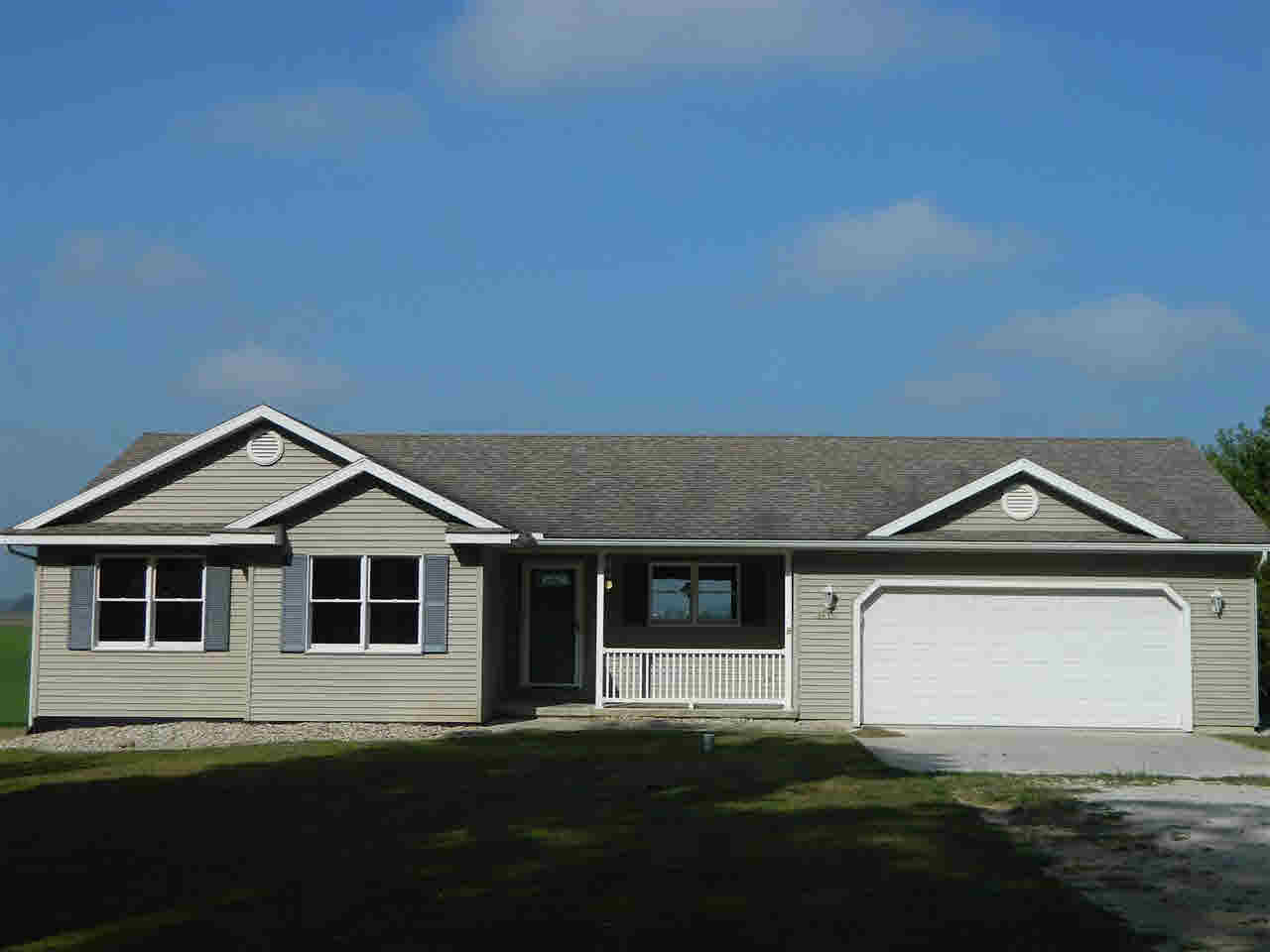 6435 N Byrer Rd, Etna Green, IN 46524 photo 1