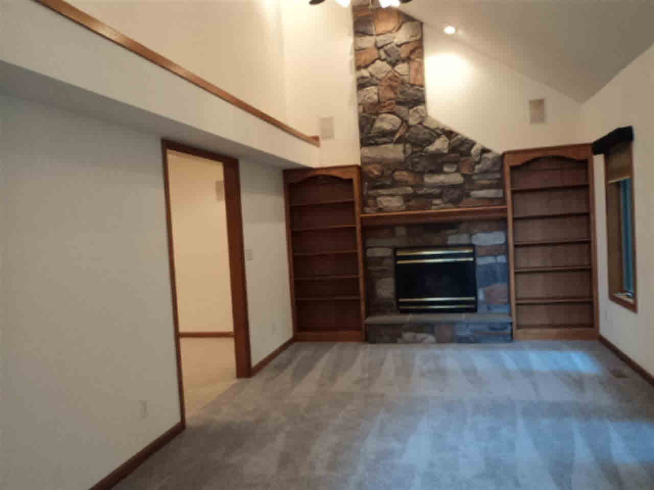 5075 N Dovewood Trl, Warsaw, IN 46582 photo 5
