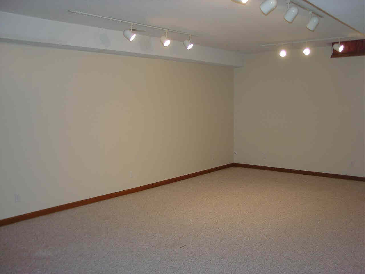 5075 N Dovewood Trl, Warsaw, IN 46582 photo 17