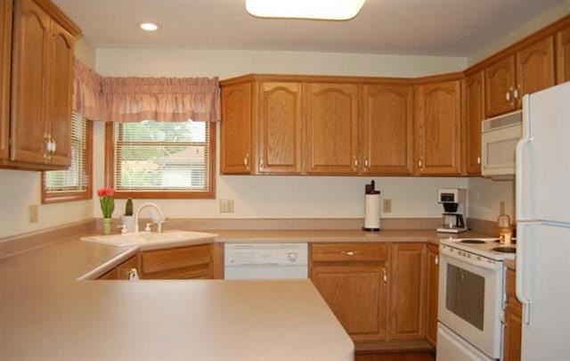 405 E Birchwood Ct, Warsaw, IN 46582 photo 2