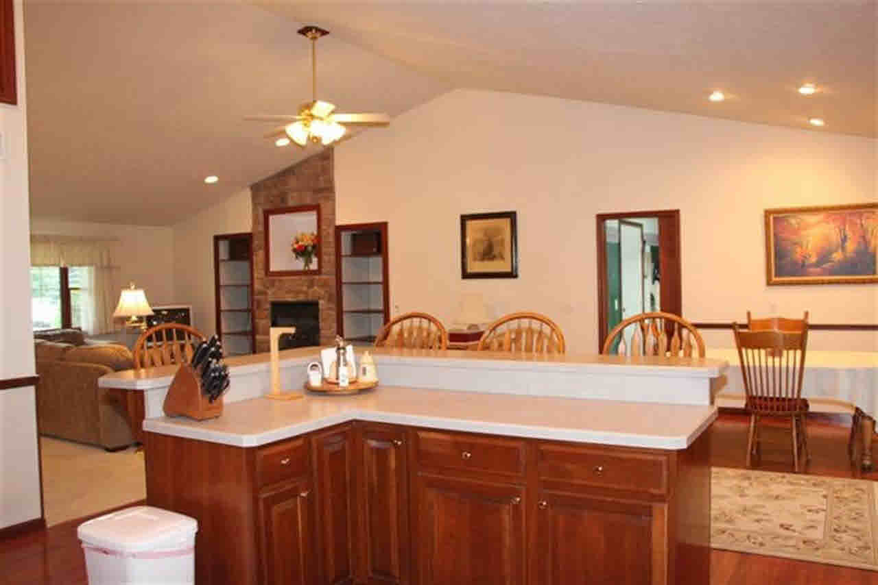 6189 E 450 N, Leesburg, IN 46538 photo 9