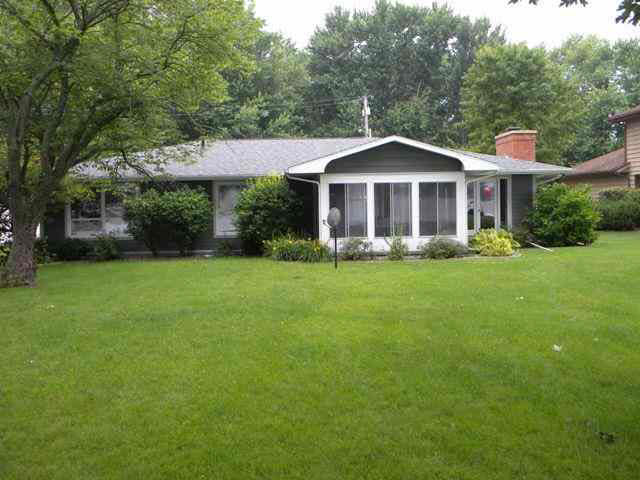 1119 Lakeshore Dr, Warsaw, IN 46580 photo 1