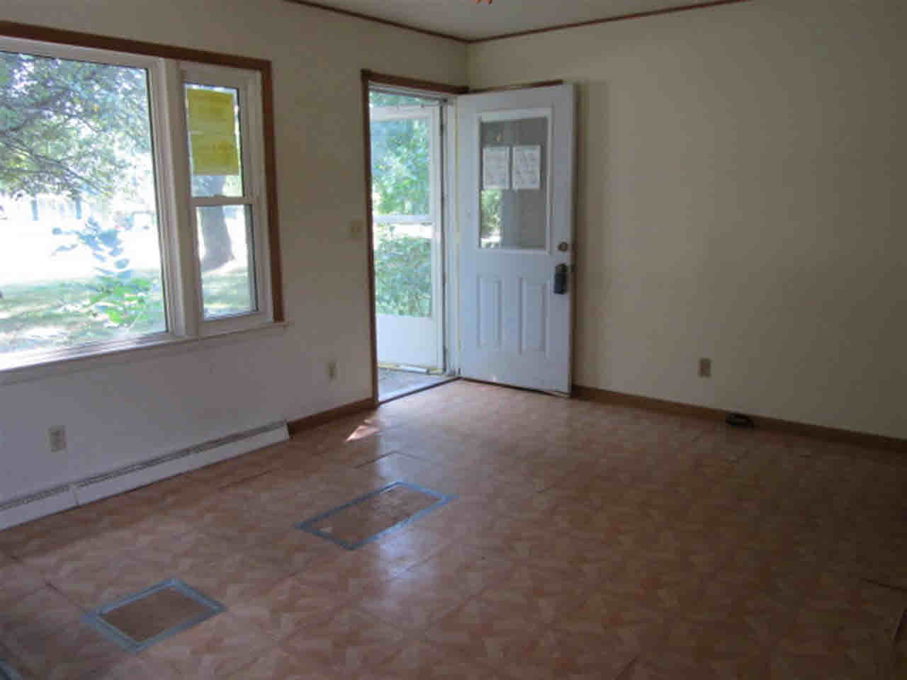 18071 Aaron Dr, Goshen, IN 46528 photo 2