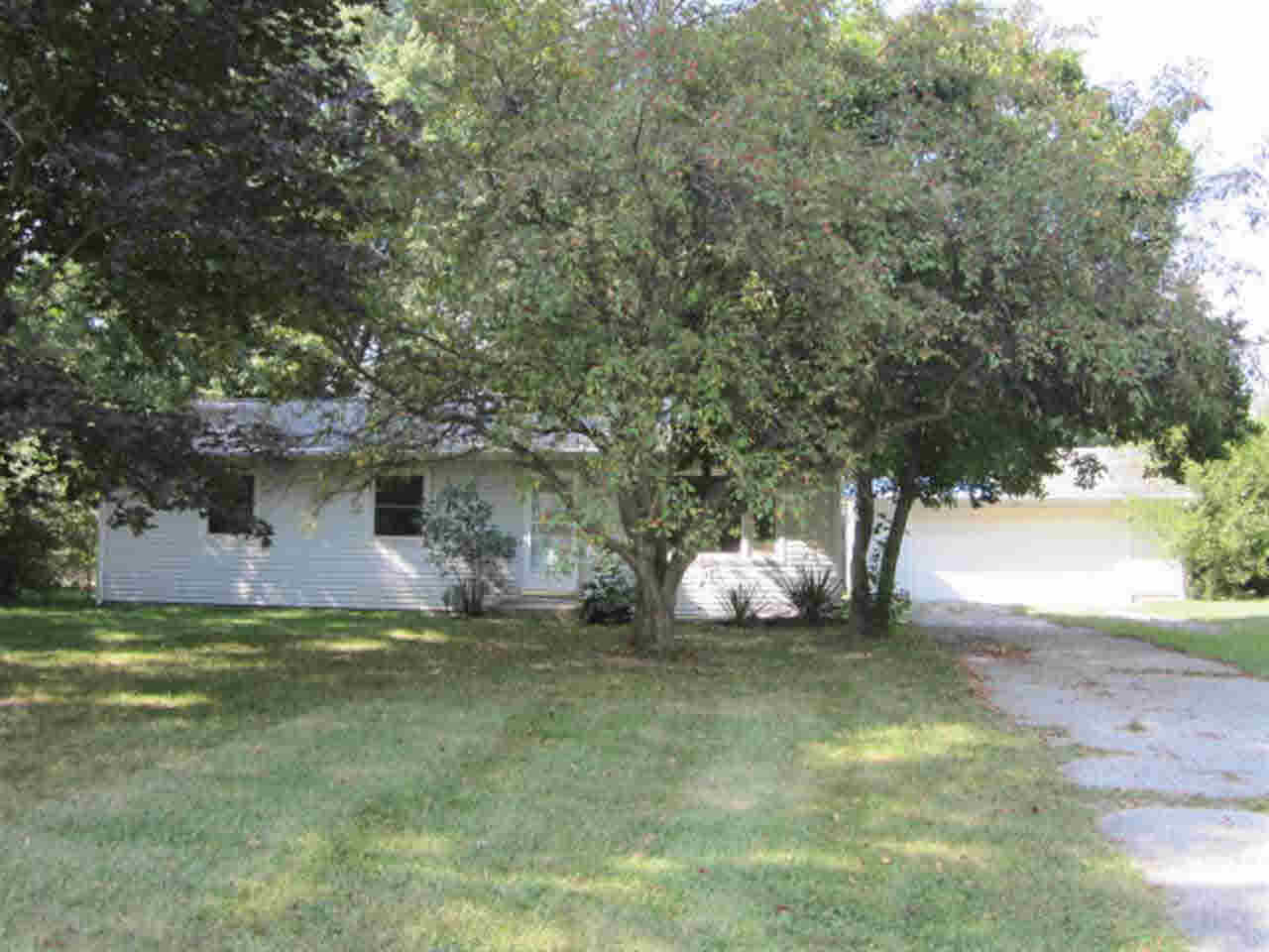 18071 Aaron Dr, Goshen, IN 46528 photo 1