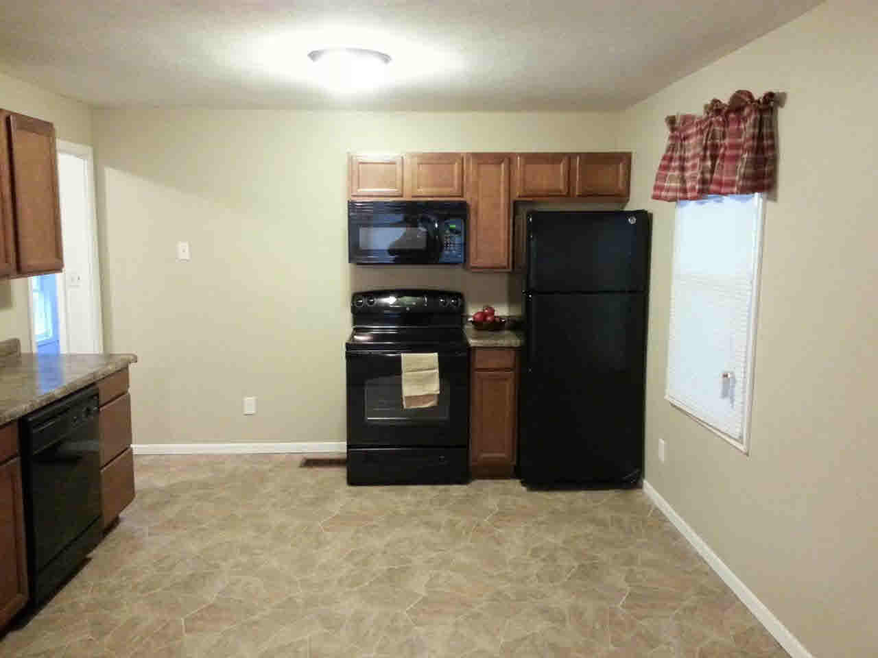 1106 Westwood Dr, Goshen, IN 46526 photo 2