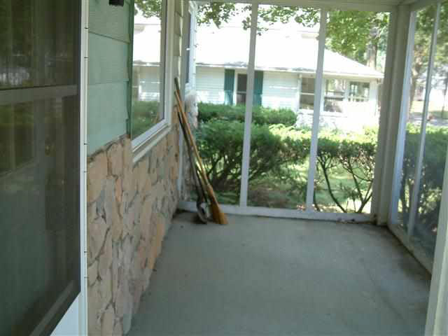 502 N Clark St, Nappanee, IN 46550 photo 12