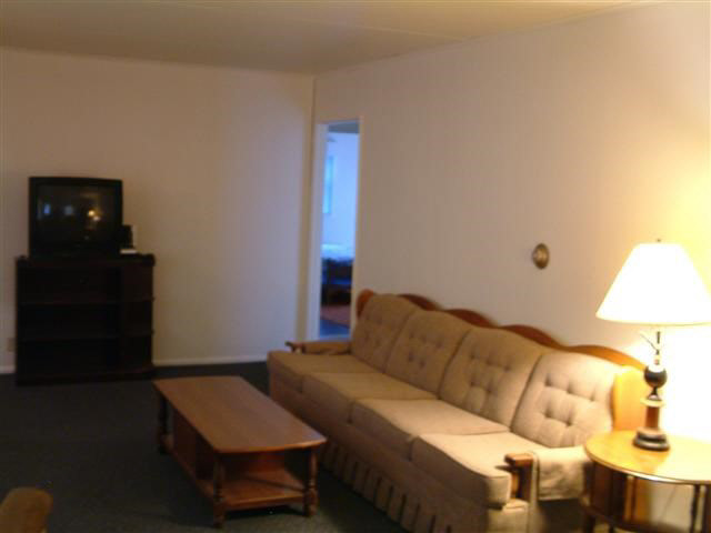 502 N Clark St, Nappanee, IN 46550 photo 3