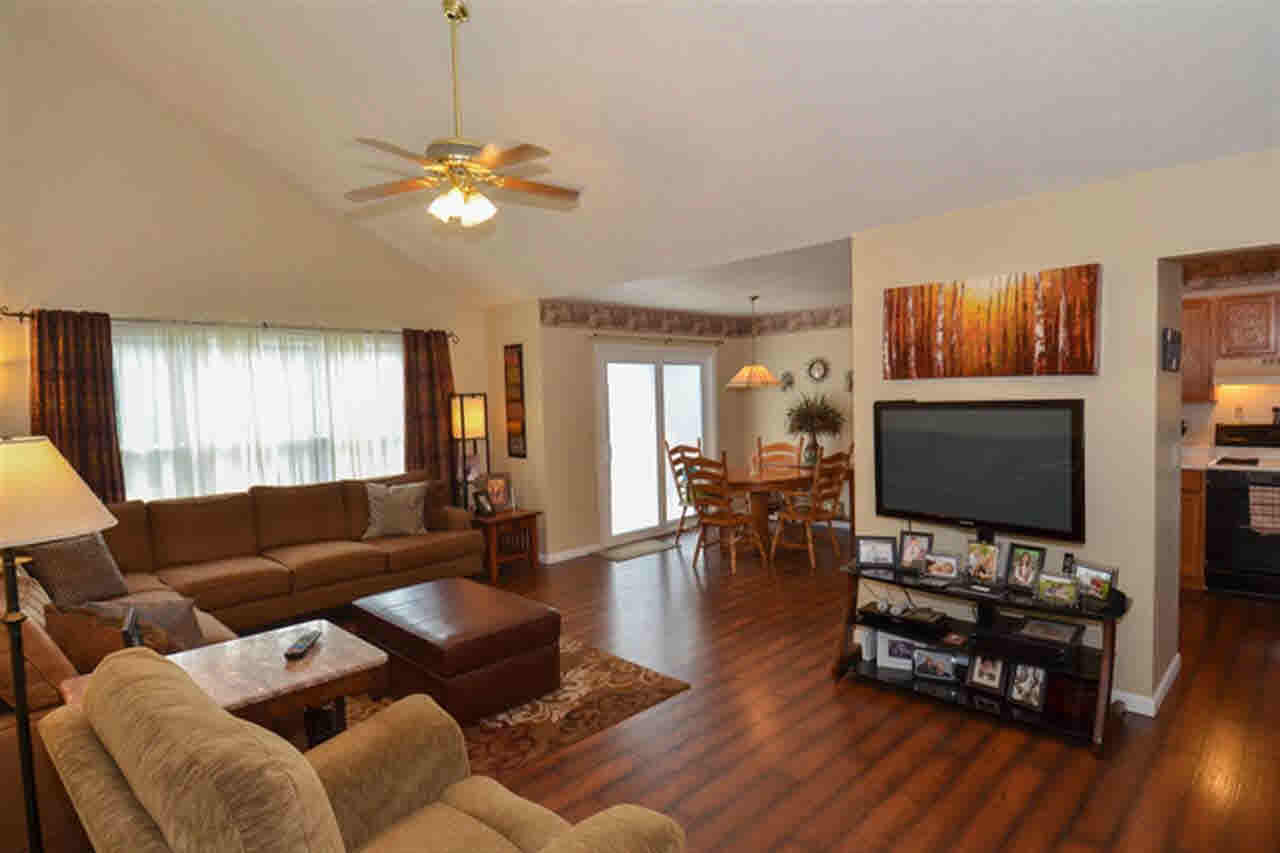 53700 Michael Ct, Elkhart, IN 46514 photo 2