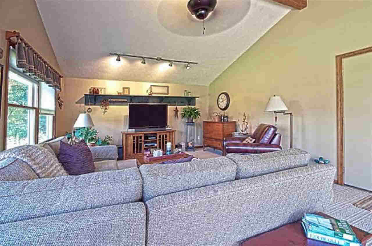54075 Eastwood Dr, Elkhart, IN 46514 photo 8