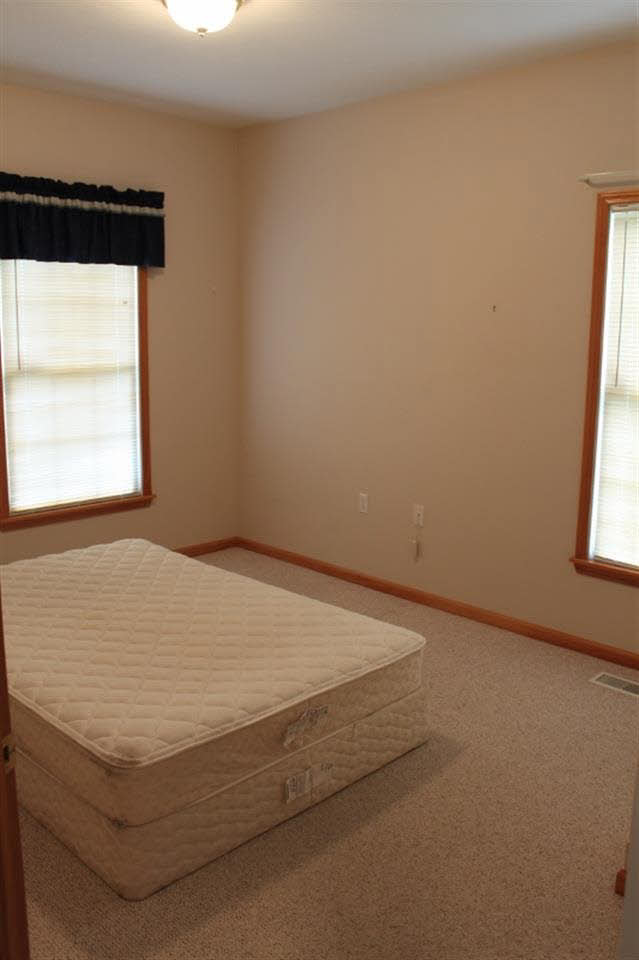 1313 Orchard Ln, Shipshewana, IN 46565 photo 2