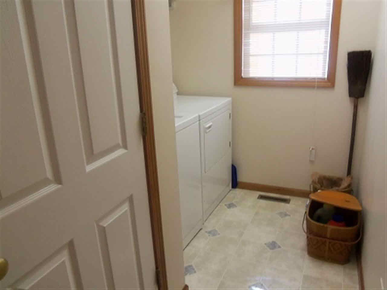 325 Fairview Dr, Goshen, IN 46528 photo 11