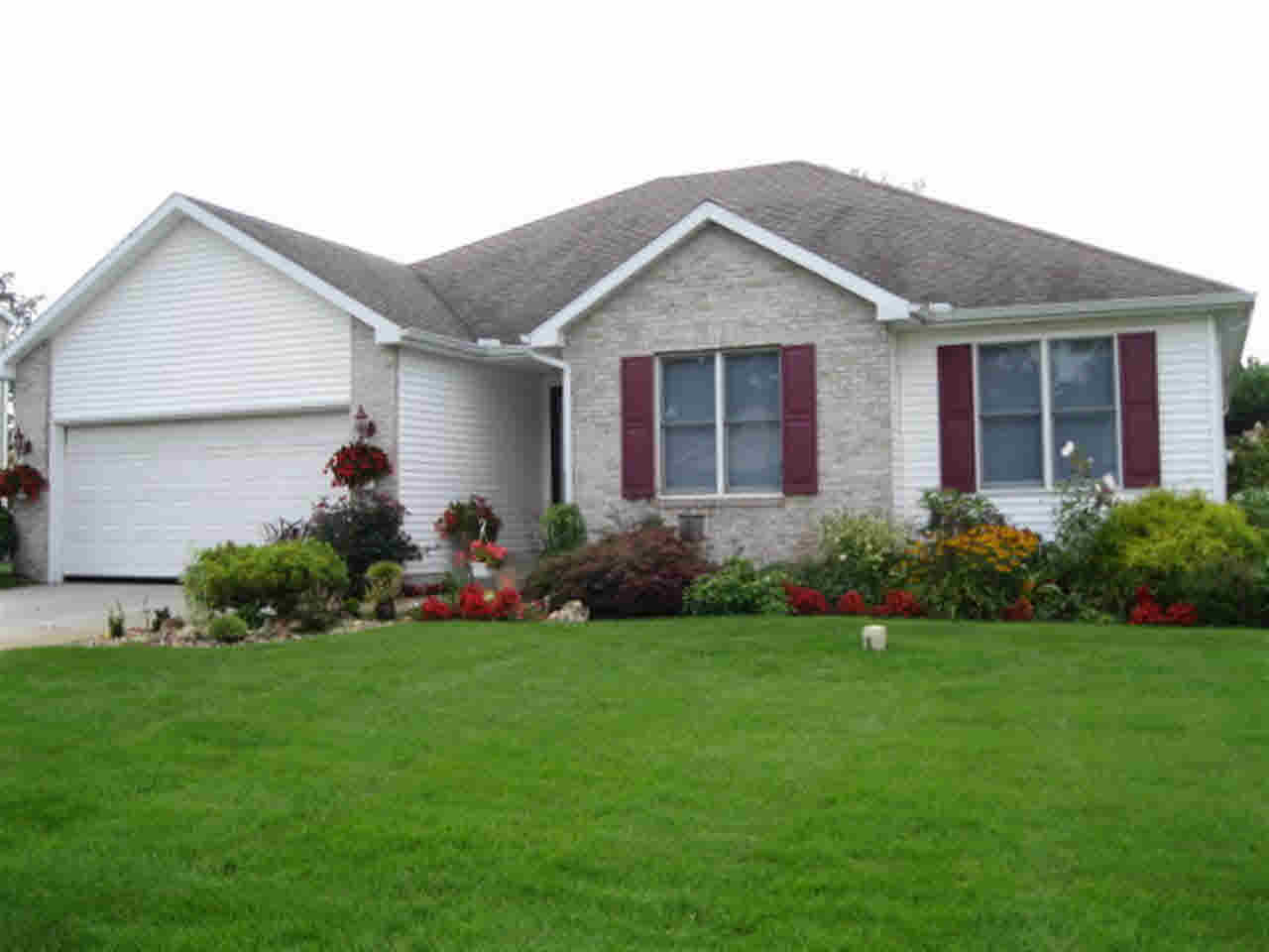 53327 Pine Brook Dr, Bristol, IN 46507 photo 1