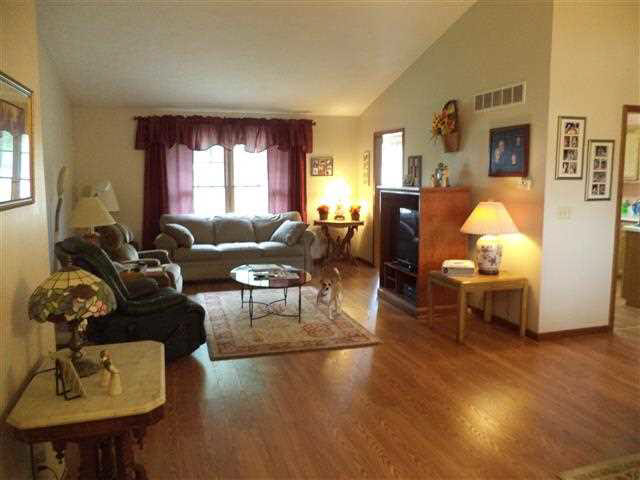 120 Kousa Ct, Goshen, IN 46526 photo 2