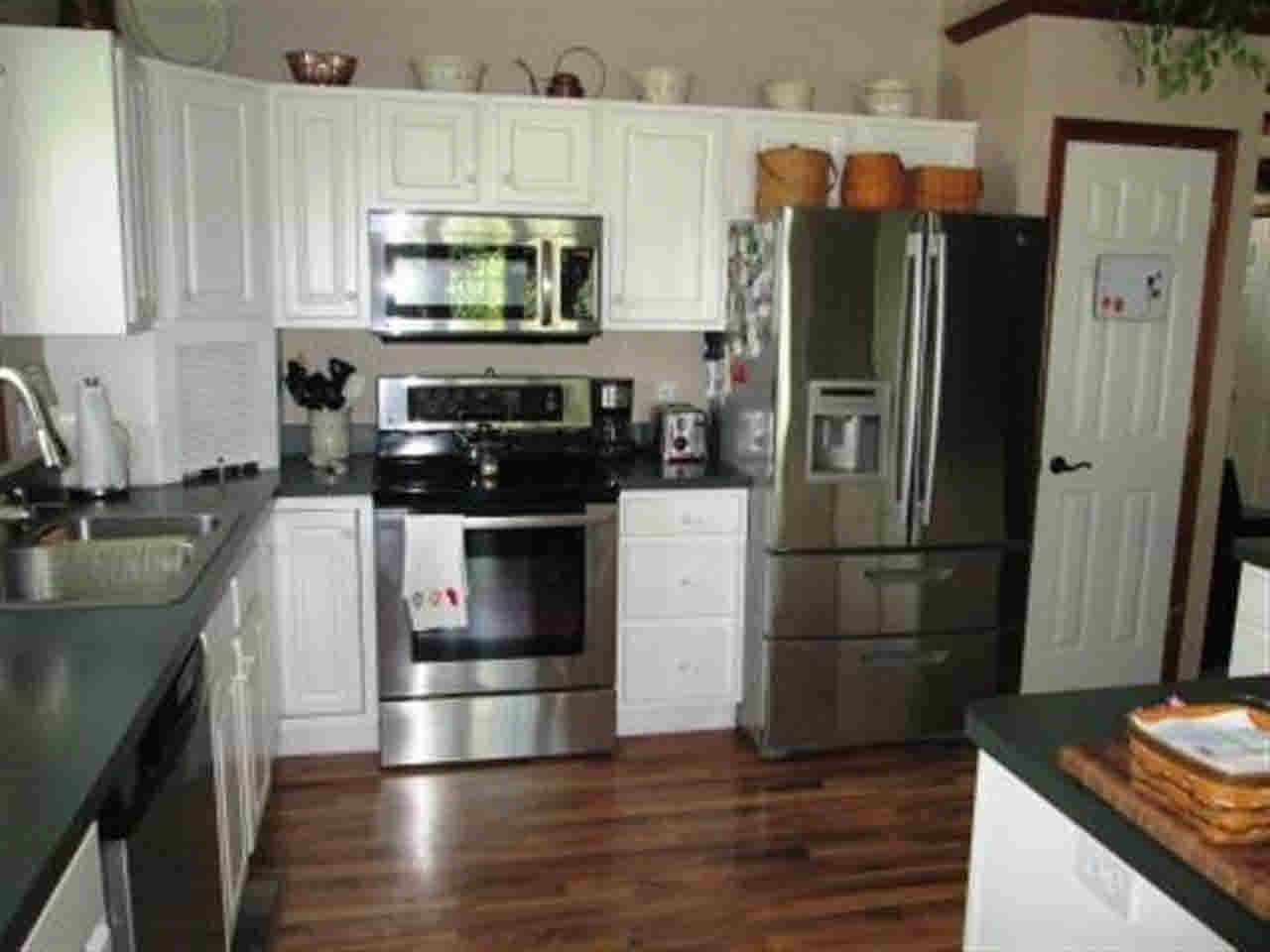20976 Rivers Edge Dr, Goshen, IN 46528 photo 2
