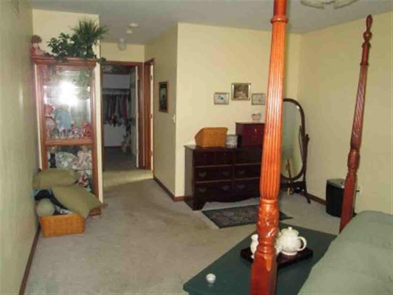 20976 Rivers Edge Dr, Goshen, IN 46528 photo 12