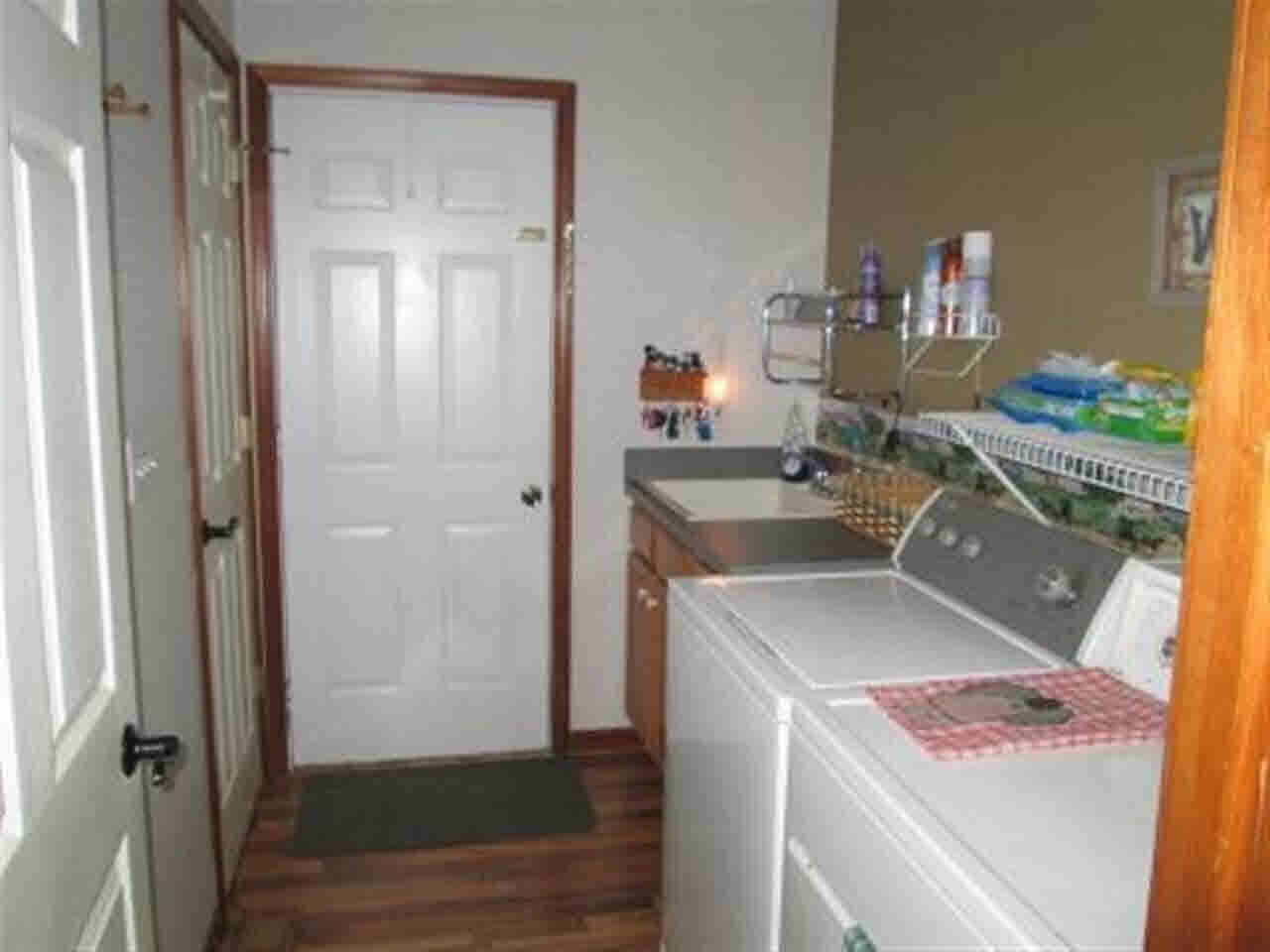 20976 Rivers Edge Dr, Goshen, IN 46528 photo 8