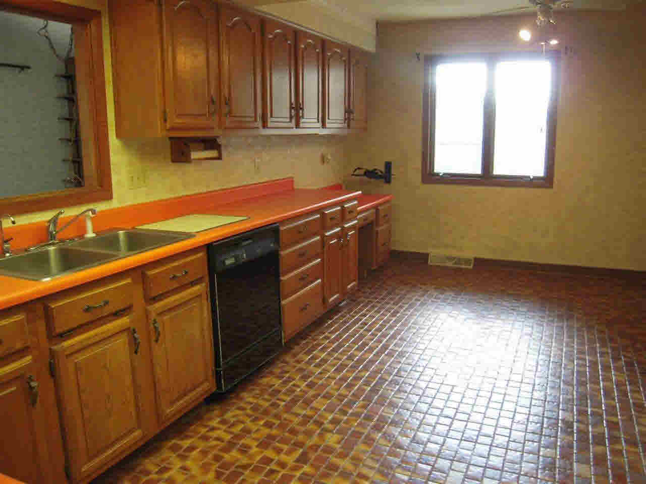 502 Skyview Dr, Middlebury, IN 46540 photo 8