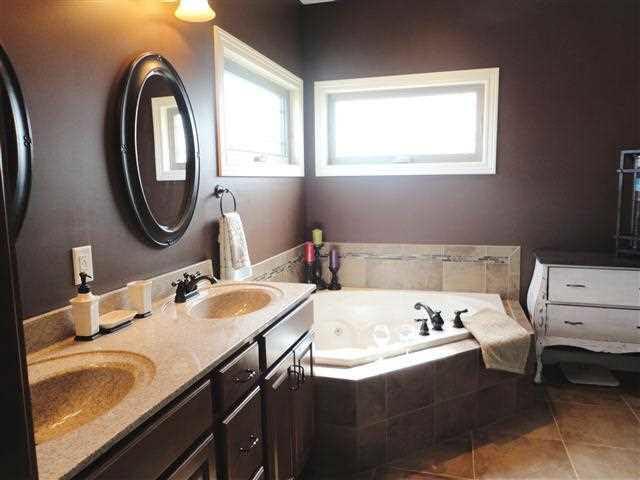 20084 Stone Creek Dr, Goshen, IN 46528 photo 12