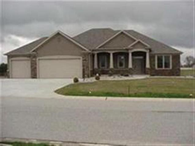 20084 Stone Creek Dr, Goshen, IN 46528 photo 1