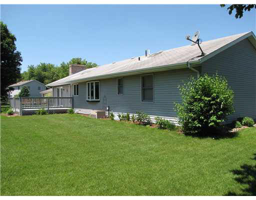 10252 Golden Wheat Dr, Granger, IN 46530 photo 2