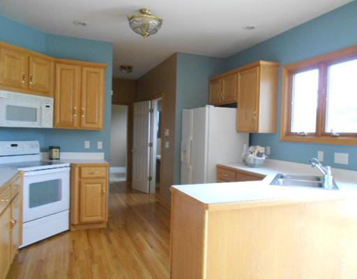 15021 Longbridge Dr, Granger, IN 46530 photo 3