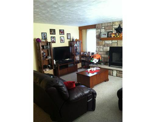 919 Liberty Dr, Mishawaka, IN 46545 photo 2