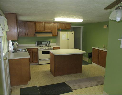 10768 Fairview Ave, Osceola, IN 46561 photo 3