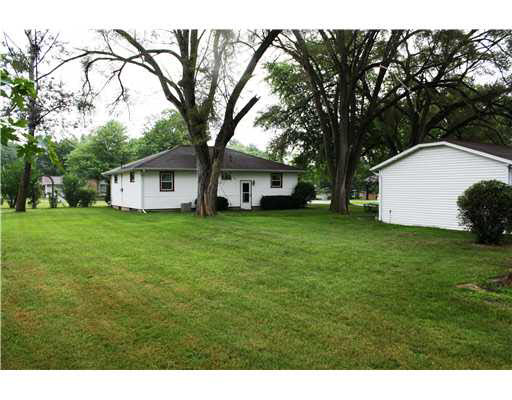19180 Palisade Ave, South Bend, IN 46637 photo 2