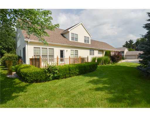 52562 Spring Valley Ln, Granger, IN 46530 photo 2