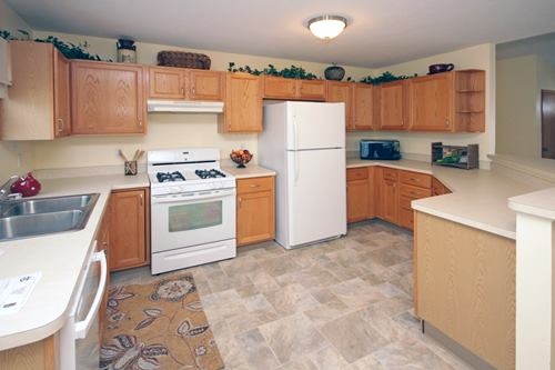 3451 Sandwood Dr, South Bend, IN 46628 photo 3
