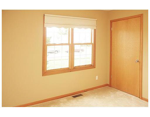 3451 Sandwood Dr, South Bend, IN 46628 photo 18