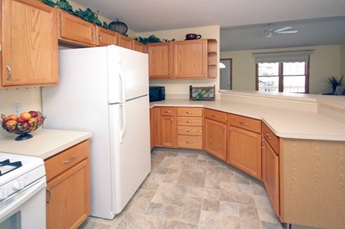 3451 Sandwood Dr, South Bend, IN 46628 photo 4