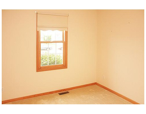 3451 Sandwood Dr, South Bend, IN 46628 photo 17